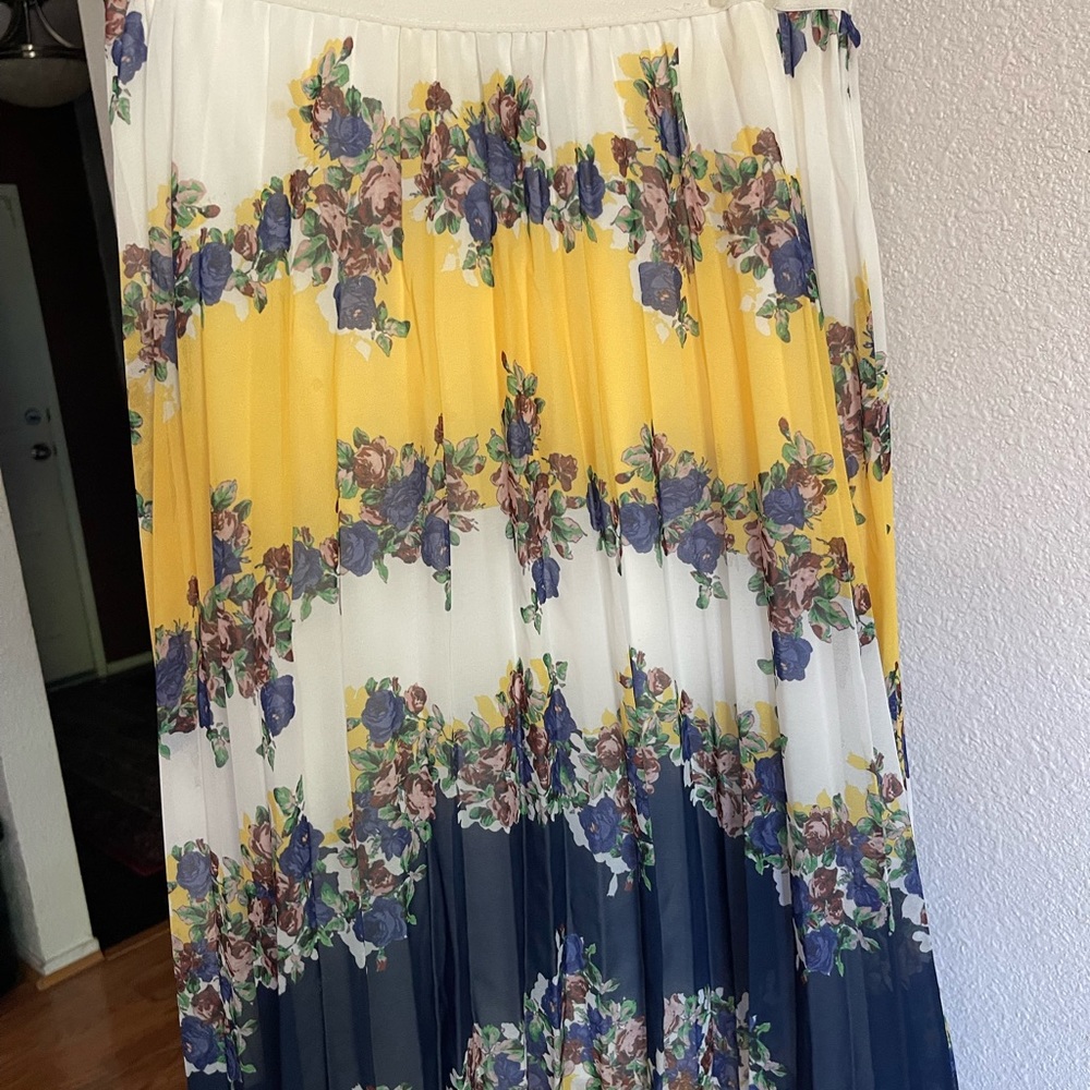 Floral Pleated Skirt